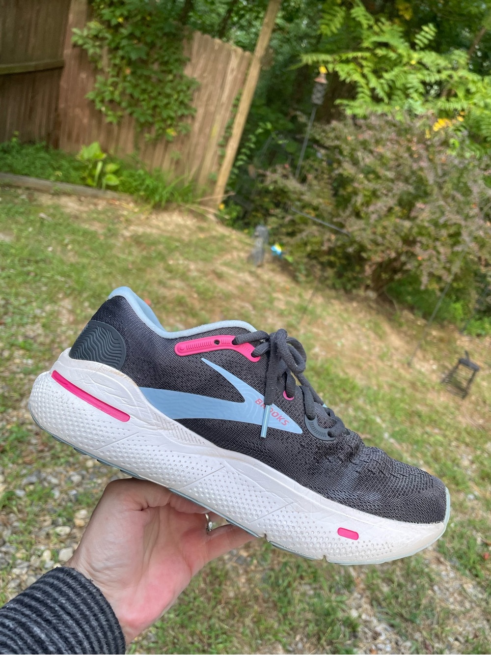 Brooks Ghost Max Athletic Shoes Size 8